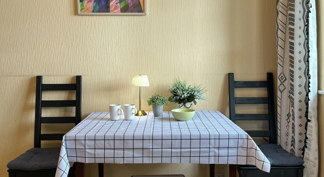 Dvuhkomnatnaya Uyutnaya Ryadom s RDKB i Centrom Mozga i Nejrotekhnologij PozhivyomTut Flat, Rezervovat Apartmán Hotely v UZAO Area s parkováním, Parkování