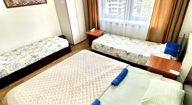 Четырёхместный номер Economy с красивым видом из окна Гостевой дом GRAND INN