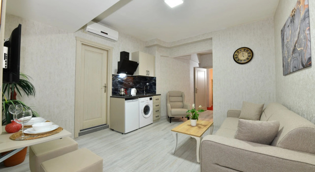 Четырёхместный люкс клубный с видом на город Sea Moon Hotel
