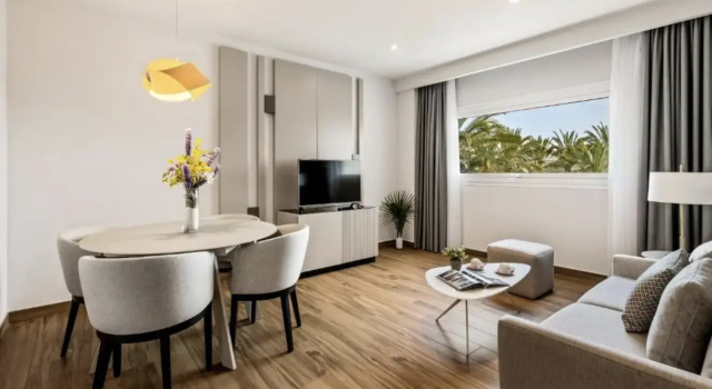 Двухместный люкс Deluxe Отель Alanda Marbella Hotel