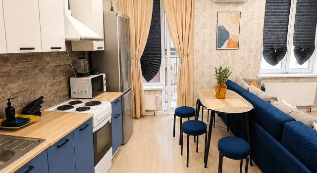 Prostornaya Studiya S Panoramnoy Lodzhiey Ryadom S Parkom Pobedy Flat, Prenota Appartamento Hotel a Tatarstan con parcheggio, Parcheggio