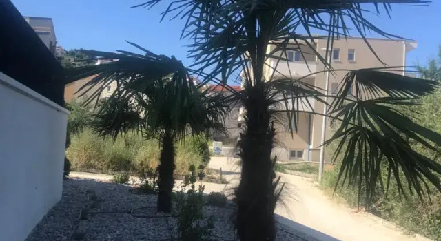 Urban Villa With Pool, Book Villa Villaer i Strožanac, Villa