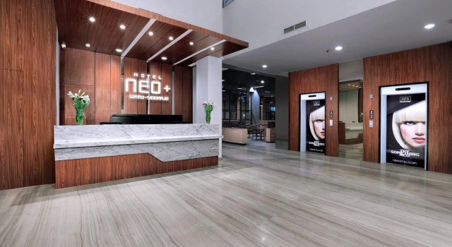 Отель Neo+ Waru Sidoarjo