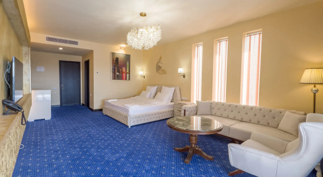 Апартаменты Deluxe с балконом и с красивым видом из окна Бутик-отель Villa Elysium Park & SPA