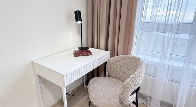 Prostornaya Svetlaya Kvartira S Vidom Na Ozero Flat, Book Apartment Saky 