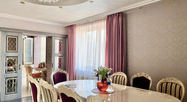 Prostornaya 5-komnatnaya 172 M² v Tsentre Kaliningrada — do 13 Gostei, Besplatnaya Parkovka Flat, Book Apartment Kaliningrad Kaliningrad Region