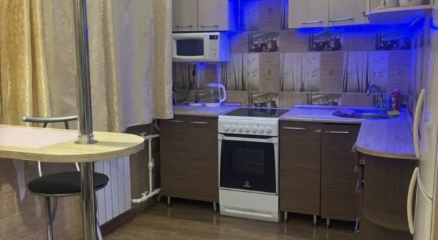 Четырёхместные апартаменты Standard с балконом и с красивым видом из окна Квартира на ул. Ленина, 64А