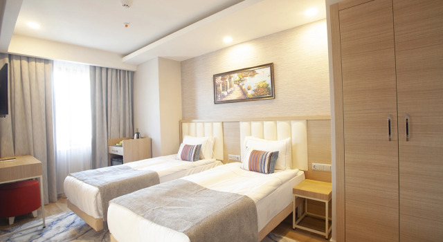 Четырёхместный семейный номер Deluxe с видом на город Old Town Point Hotel & Spa Antalya