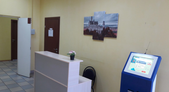 Кровать в общем номере с красивым видом из окна Хостел на Фестивальной