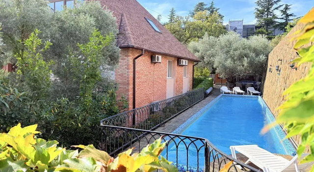 Private house Solntse Yalty Etazh Pod Klyuch, Book Feriehus Hoteller i Massandra med pool, Swimmingpool