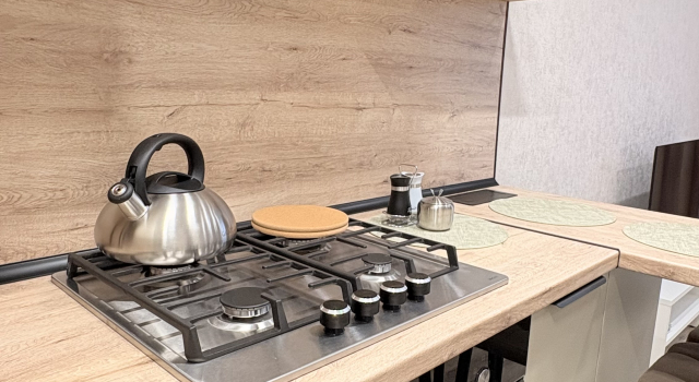 Uyutnaya Yevrodvushka Flat, Prenota Appartamento Hotel a Pskov Region con parcheggio, Parcheggio