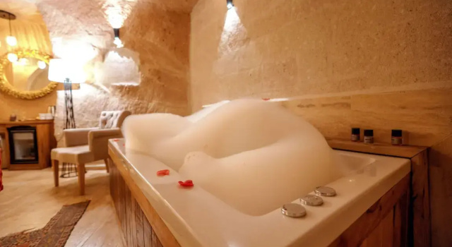 Люкс с красивым видом из окна Misty Cave Hotel