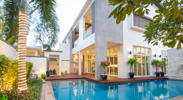 Вилла Luxurious Private pool villa near beach