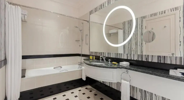 Двухместный номер Deluxe Tbilisi Marriott Hotel