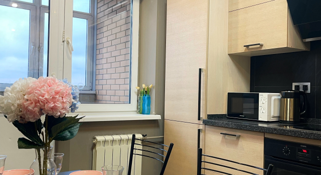 Prostornaya u Metro Medvedkovo Flat, Rezervați Apartament Moscova Rusia, aproape de Medvedkovo Metro Station