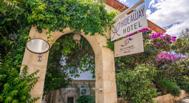 Отель Hideaway