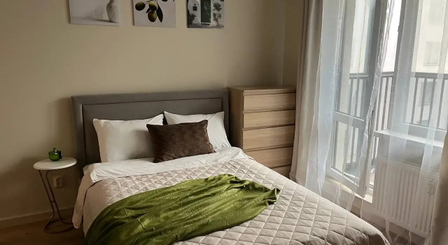 Квартира Studiya 27 M² 2 Krovati, Забронировать Апартаменты/квартира Отели Санкт-Петербурга с парковкой, рядом с Музей современного искусства Эрарта, Парковка