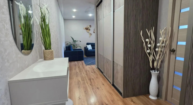 Uyutnaya Sozdannaya S Lyubovyu Flat, Đặt Căn hộ Khách sạn ở Golden Ring có chỗ đỗ xe, Bãi đậu xe