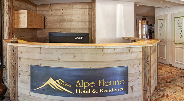 Alpe Fleurie Hotel & Residence, Varaa Hotelli Ollon 