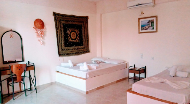 Апартаменты c 1 комнатой с балконом и с красивым видом из окна Апартаменты Saint Konstantin Stegna Beach