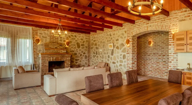 Люкс Superior с балконом и с видом на горы Отель Schuchmann Wines Château, Villas & SPA