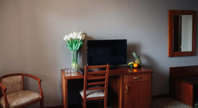 Standard triplaágyas szoba kilátással és erkéllyel Iris Hotel