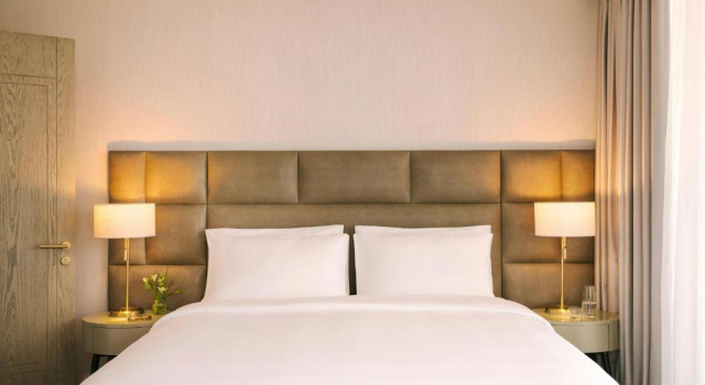 Люкс Executive Отель Aura Suites Downtown