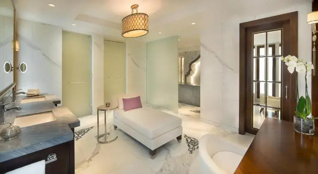 Отель The Ritz-Carlton, Dubai