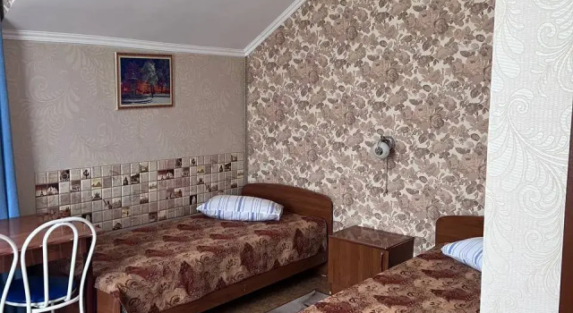 Трёхместный номер Standard с балконом и с видом на море Меблированные комнаты У Сергея