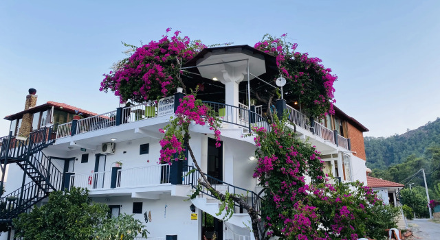 Akdeniz Pansiyon Bed&Breakfast, Rezervovat Penzión se snídaní Hotely v Mugla s parkováním, Parkování