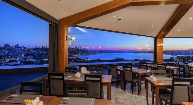 Demiray Hotel