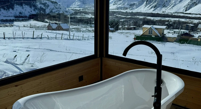Вилла Luxury с 3 комнатами с балконом и с красивым видом из окна Kazbegi Inn
