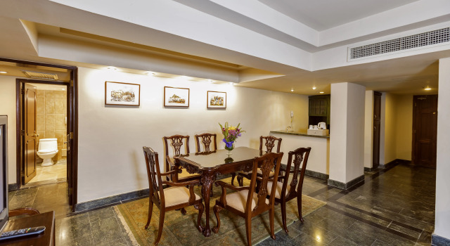 Трёхместный люкс Executive с балконом и с видом на море Sunrise Holidays Resort