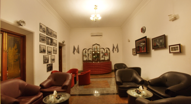Отель Jayamahal Palace