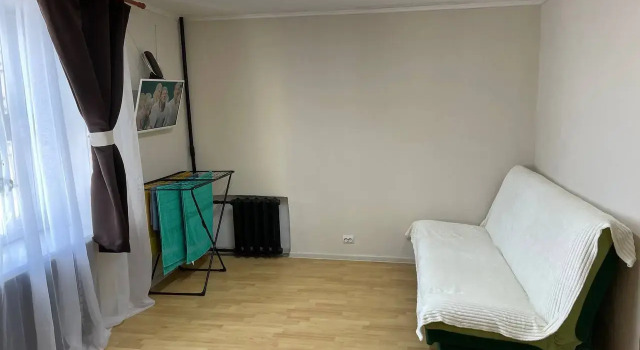 Na Shakhterskoy 4 Flat, Rezerwuj Apartament Hotele w Republika Komi z parkingiem, Parking