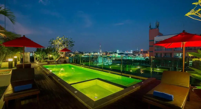 Sunshine Hip Hotel