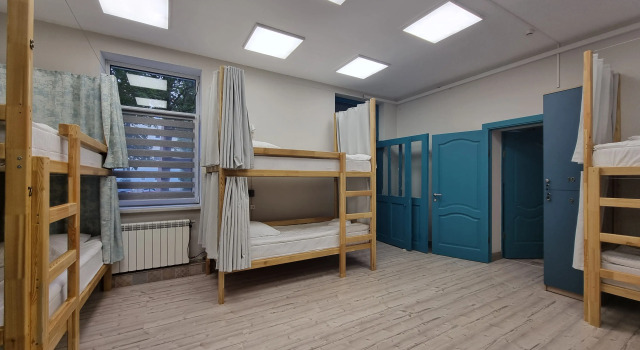 Кровать в общем номере (мужской номер) Хостел Кёниг Loft
