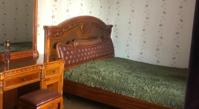 V Tsentre Sukhuma Flat, Varaa Huoneisto Hotellit Suhumi pysäköinnillä, Pysäköinti