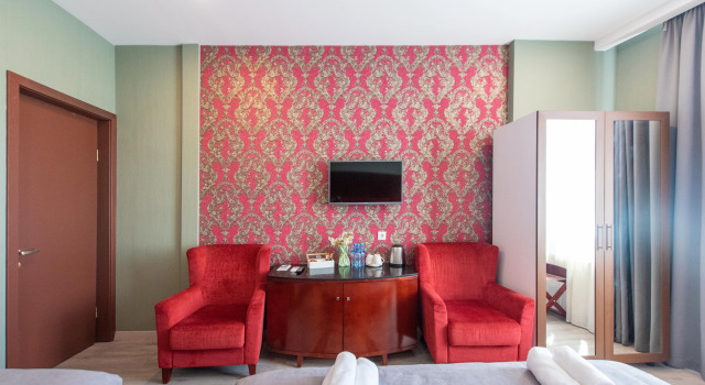 Трёхместный номер Superior с красивым видом из окна Kraveli Hotel
