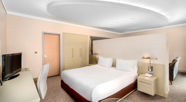 Люкс с красивым видом из окна Grand Hotel Konya