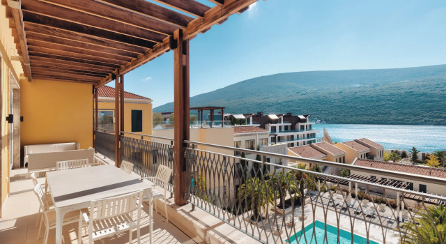 Четырёхместный люкс с бассейном Bonaca с видом на море Portonovi Resort