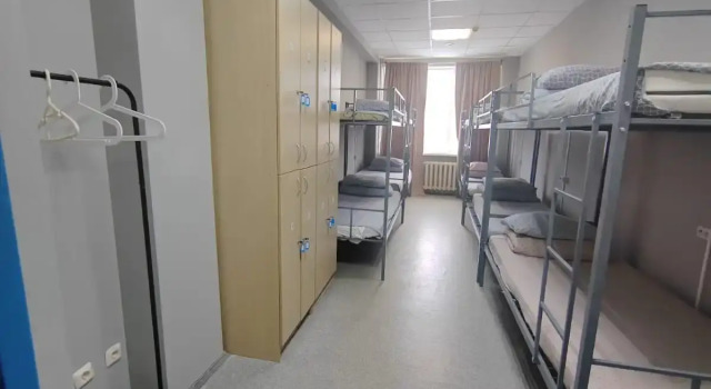 Кровать в общем номере (мужской номер) Хостел Улей long stay
