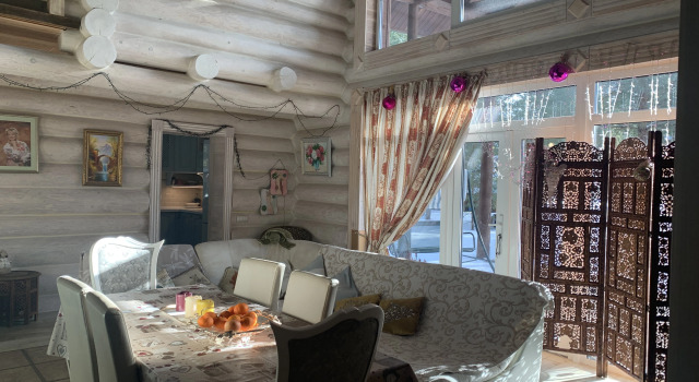 Horomyi V Sosnah Guest house, Prenota Affittacamere Hotel a Central Russia con parcheggio, Parcheggio