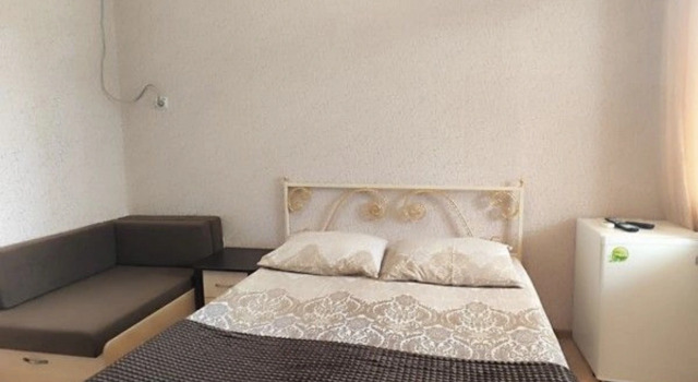 Camera Standard 1 camera da letto con balcone e con vista sul cortile Mayak Guest House