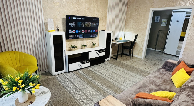 Uyutnaya Stalinka S Vysokimi Potolkami Flat, Buchen Sie Ferienwohnung Novotroitsk Oblast Orenburg
