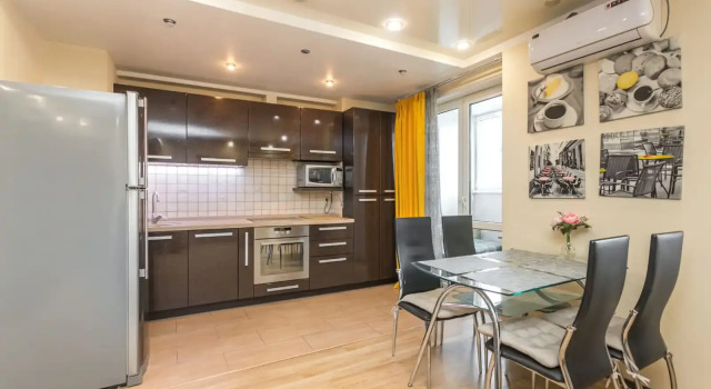 Uyutnaya Trehkomnatnaya Flat, Rezervovat Apartmán Hotely v Bashkortostan s parkováním, Parkování