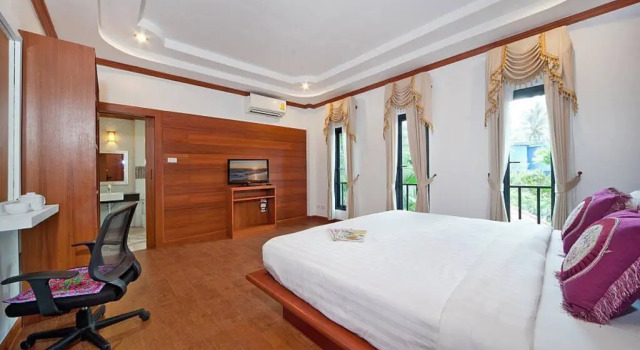 Вилла Вилла Thai Pool Villa with Pool and Parking
