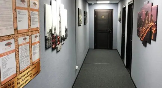 Кровать в общем номере Отель Континент