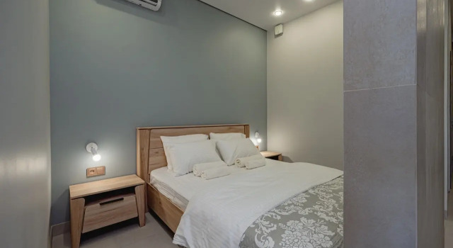 Dvukhkomnatnaya kvartira s balkonom v komfortnom Zhk Monako Flat, Rezervovat Apartmán Voshod 