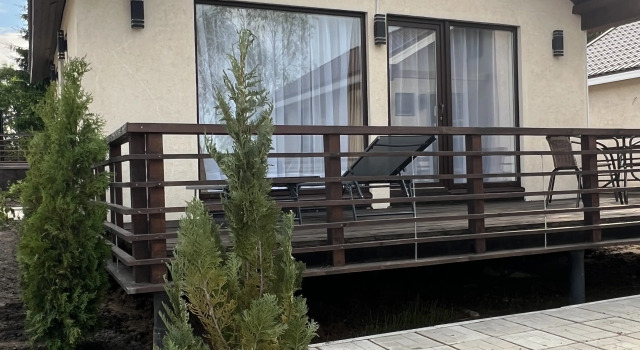 Derevnya Zyuzino Recreation Camp, Boek Toeristenbasis Borki 